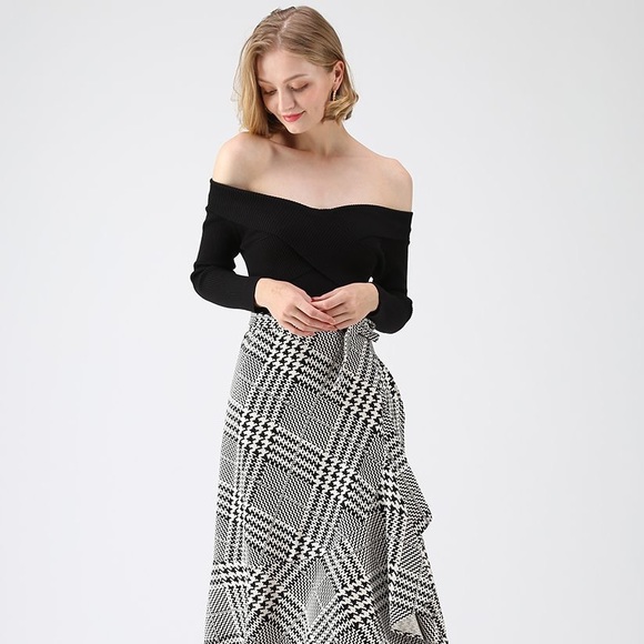 NWT Chicwish Off The Shoulder Knit Top Black Small - Picture 3 of 10